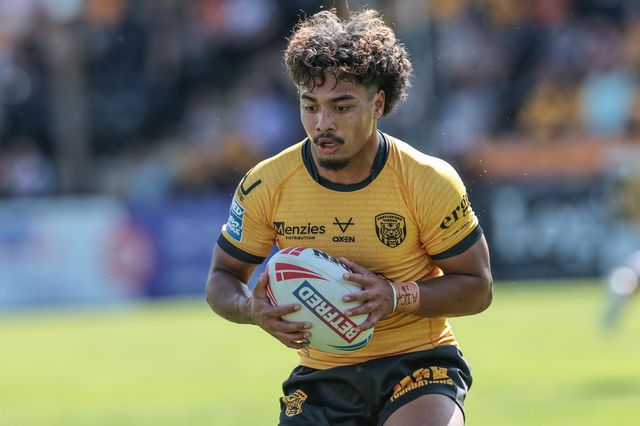 during the Betfred Super League round 12 match Castleford Tigers vs St Helens at OneBore Stadium, Castleford, Untied Kingdom on 23 May 2026

(Photo by Mark Cosgrove/News Images)