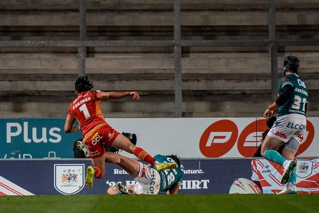 Jake Davies of St Helens celebrates his try during the Betfred Challenge Cup Quarter Final match St Helens vs Catalans Dragons at The BrewDog Stadium, St Helens, United Kingdom on 10 April 2026

(Photo by Maynard Manyowa/News Images)
