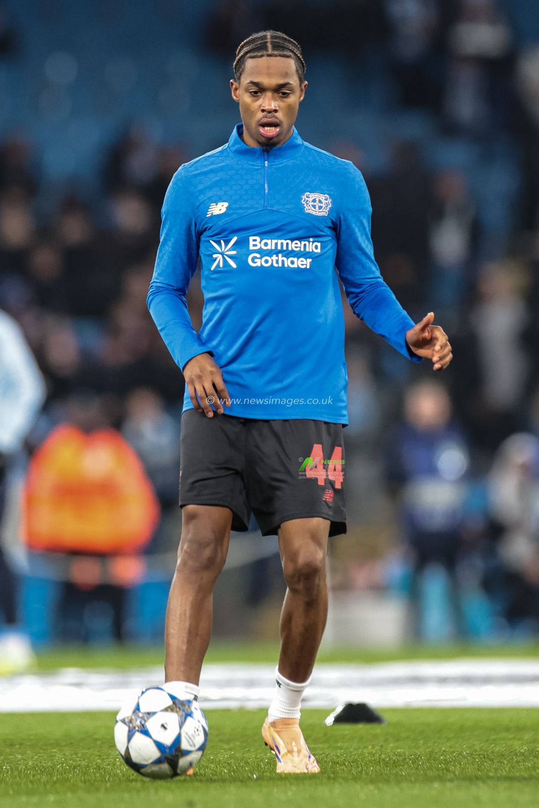 Jeanuël Belocian of Bayer 04 Leverkusen in the pregame warmup session during the UEFA Champions League Matchday 5 of 8 Manchester City v Bayer 04 Leverkusen at City of Manchester Stadium, Manchester, United Kingdom, 25th November 2025

(Photo by Mark Cosgrove/News Images)

*** GER AUT SUI OUT ***