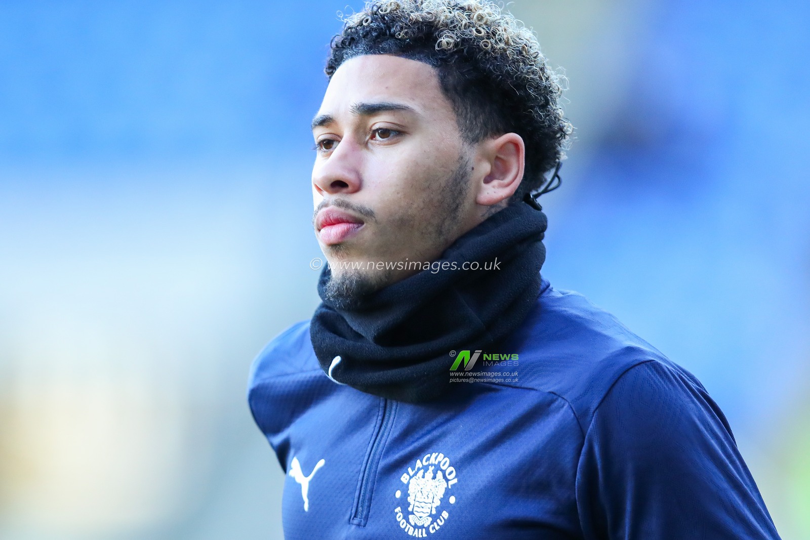 Jordan Lawrence-Gabriel of Blackpool warms up prior to the Sky Bet League 1 match Reading vs Blackpool at Select Car Leasing Stadium, Reading, United Kingdom, 14th December 2024

(Photo by Izzy Poles/News Images)
