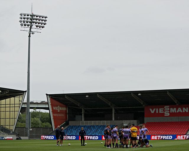 Warrington Wolves reserves huddle before the Betfred Super League round 17 match Salford Red Devils vs Warrington Wolves at Salford Community Stadium, Eccles, United Kingdom, 4th July 2025

(Photo by Sam Eaden/News Images)