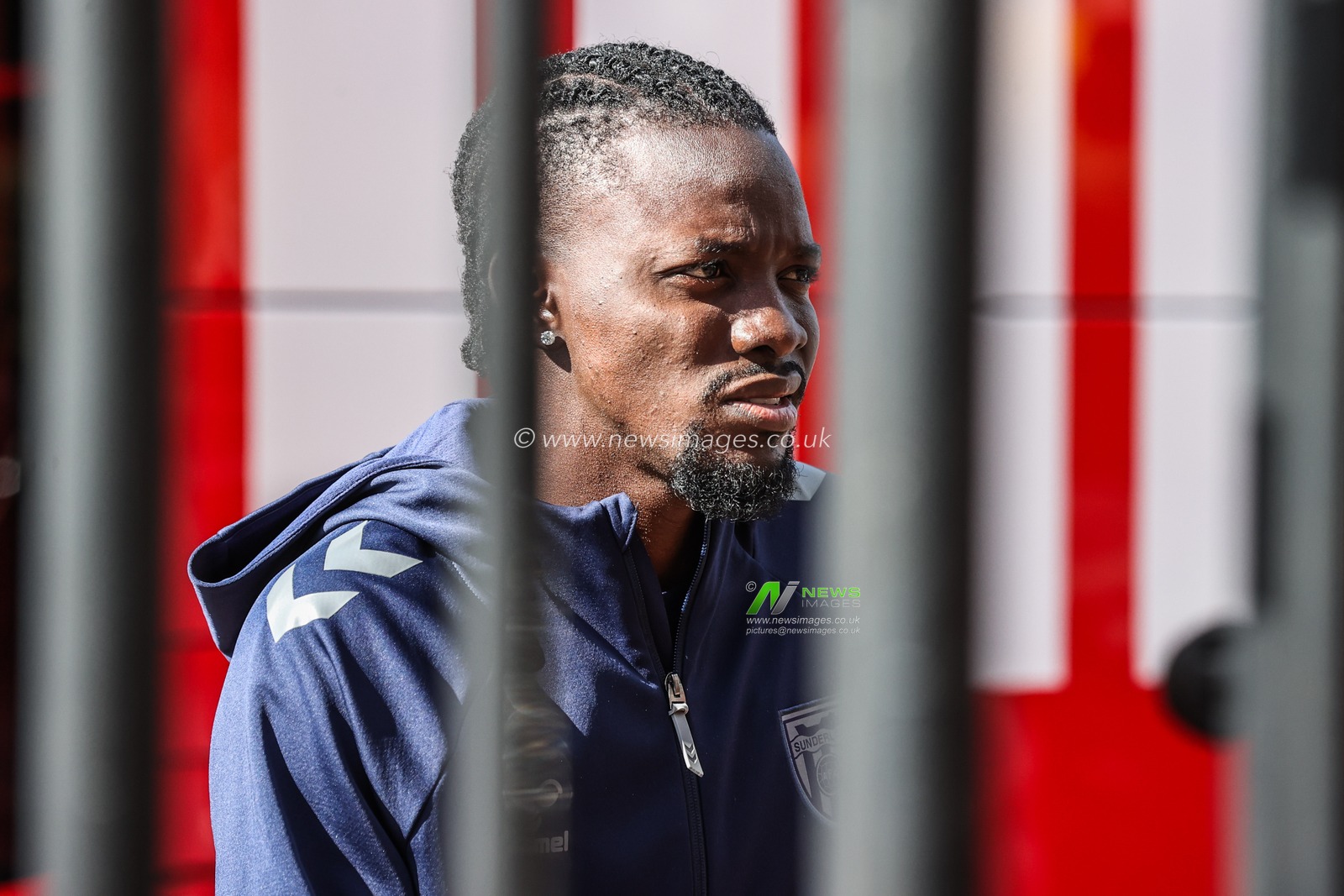 Eliezer Mayenda of Sunderland arrives during the Premier League match Sunderland vs Aston Villa at Stadium Of Light, Sunderland, United Kingdom, 20th September 2025

(Photo by Alfie Cosgrove/News Images)
