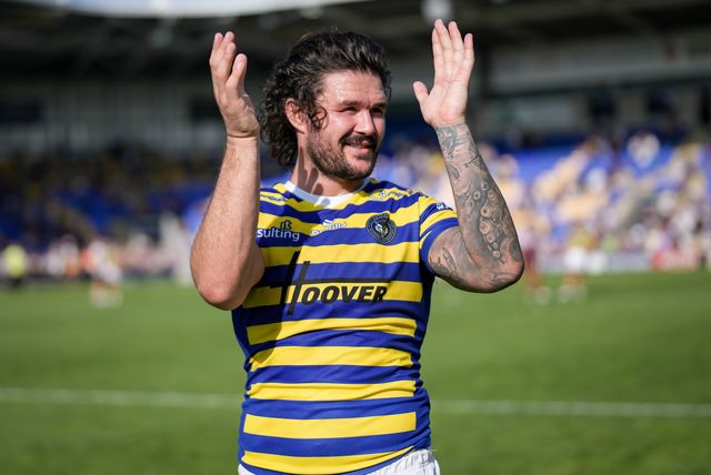 Warrington players applaud he fans and celebrate the team win at full time during the Betfred Super League round 24 match Warrington Wolves vs Huddersfield Giants at The Halliwell Jones Stadium, Warrington, United Kingdom on 23 August 2026

(Photo by Maynard Manyowa/News Images)