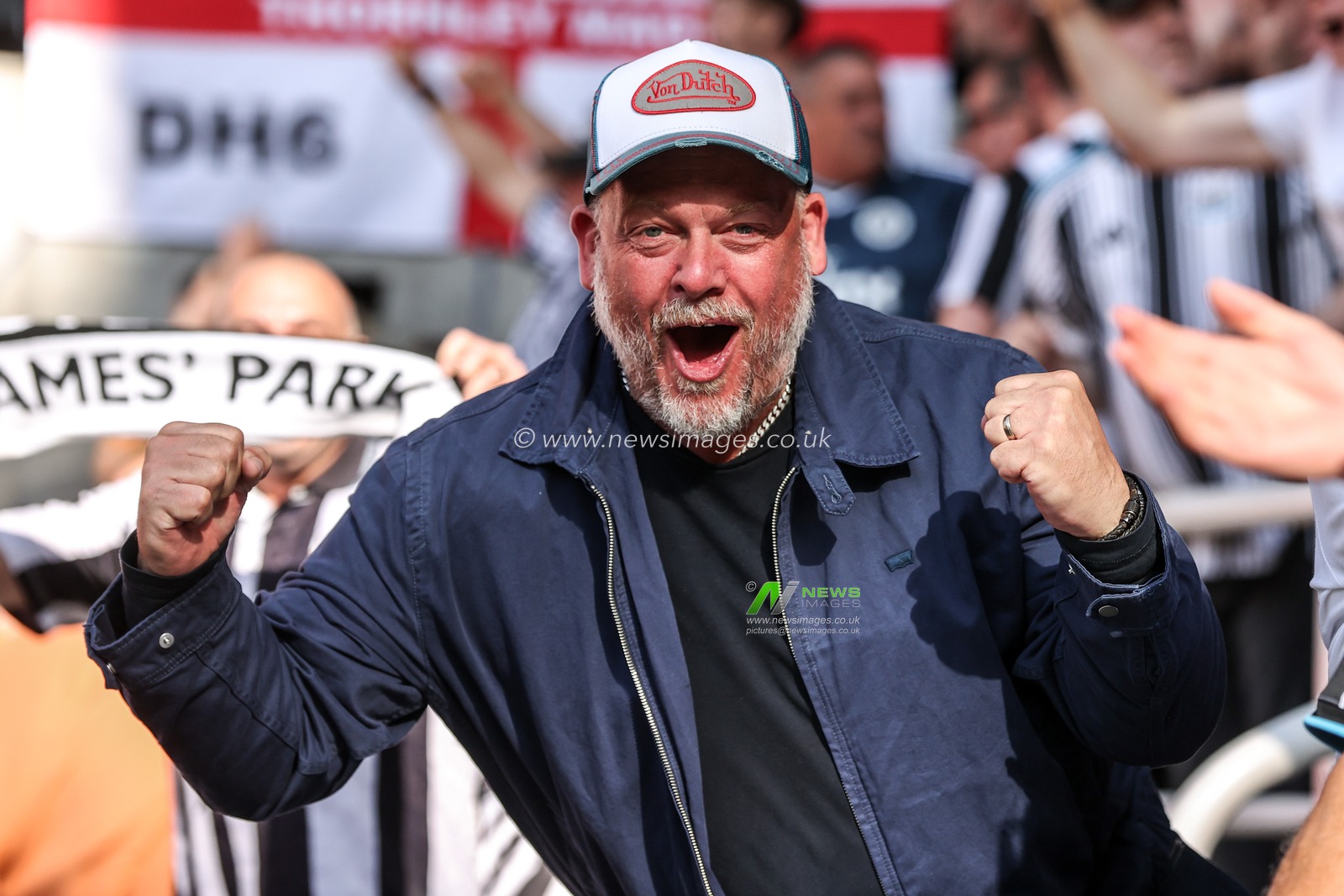 Newcastle United fans celebrate as Anthony Elanga of Newcastle United scores to make it 1-0 during the Premier League match Newcastle Untied vs Liverpool at St. James's Park, Newcastle, United Kingdom on 23 August 2026

(Photo by Alfie Cosgrove/News Images)