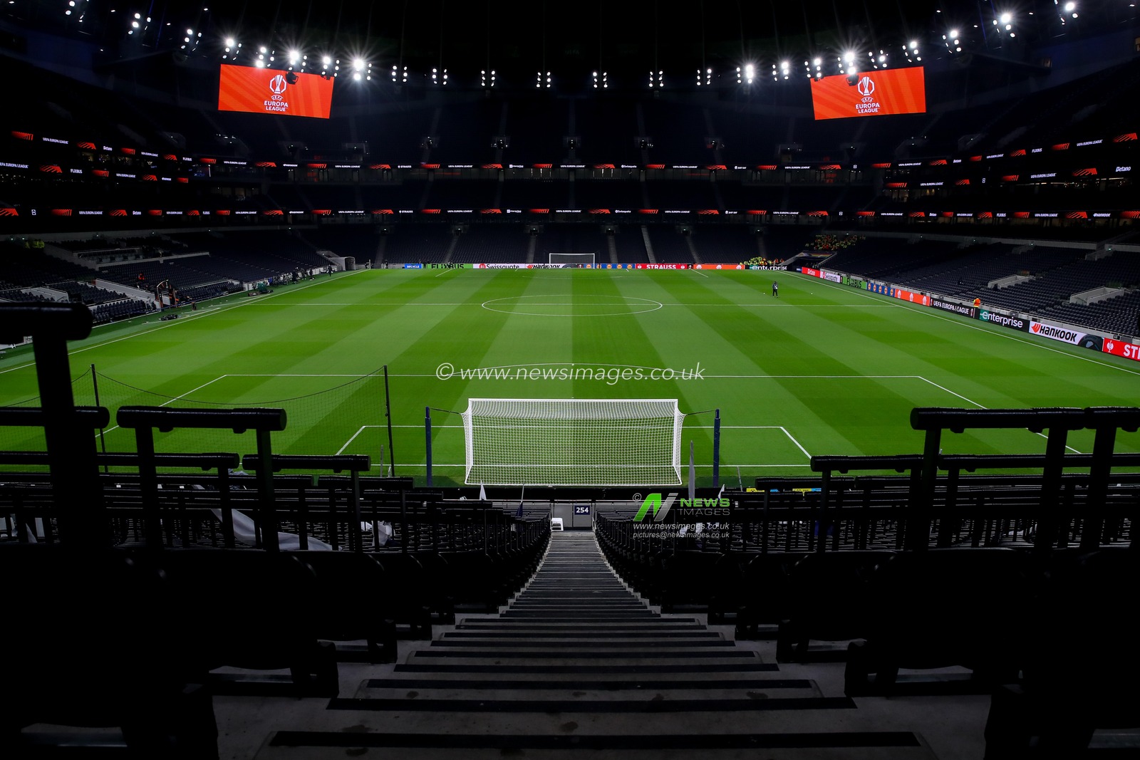 A general view of The Tottenham Hotspur Stadium during the UEFA Europa League - League Stage match Tottenham Hotspur vs A.S. Roma at Tottenham Hotspur Stadium, London, United Kingdom, 28th November 2024

(Photo by Gareth Evans/News Images)
