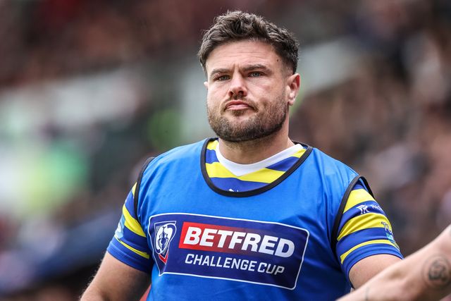 Joe Philbin of Warrington Wolves warming up on the sideline during the Betfred Challenge Cup Semi-Finals match Warrington Wolves vs Hull KR at Eco-Power Stadium, Doncaster, United Kingdom on 10 May 2026

(Photo by Alfie Cosgrove/News Images)
