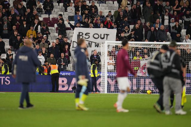 Protest banner held at full time during the Premier League match West Ham United vs Burnley at London Stadium, London, United Kingdom, 8th November 2025

(Photo by Harvey Murphy/News Images)

*** GER AUT SUI OUT ***
