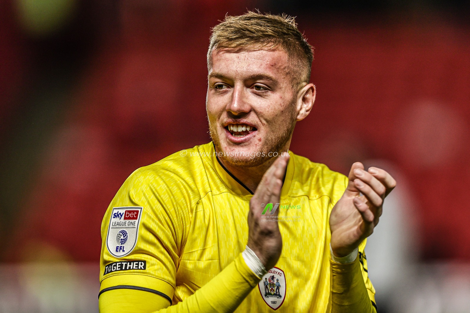 Barnsley goalkeeper Rogan Ravenhill applauds the fans after the game during the Sky Bet League One match Barnsley vs Blackpool at Oakwell, Barnsley, United Kingdom on 02 September 2026

(Photo by Alfie Cosgrove/News Images)