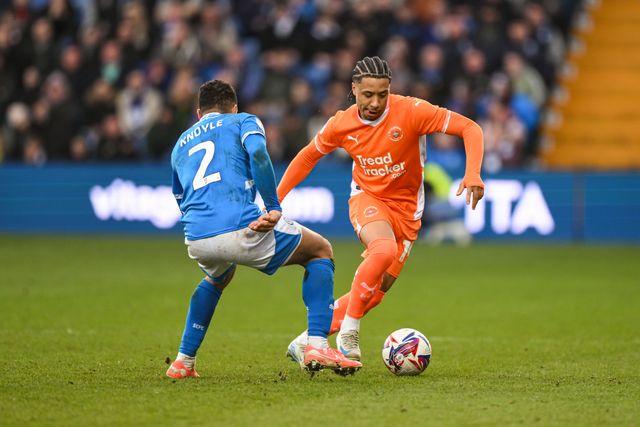 Sammy Slivera of Blackpool makes a break with the ball Kyle Knoyle of Stockport County during the Sky Bet League 1 match Stockport County vs Blackpool at Edgeley Park Stadium, Stockport, United Kingdom, 1st March 2025

(Photo by Craig Thomas/News Images)