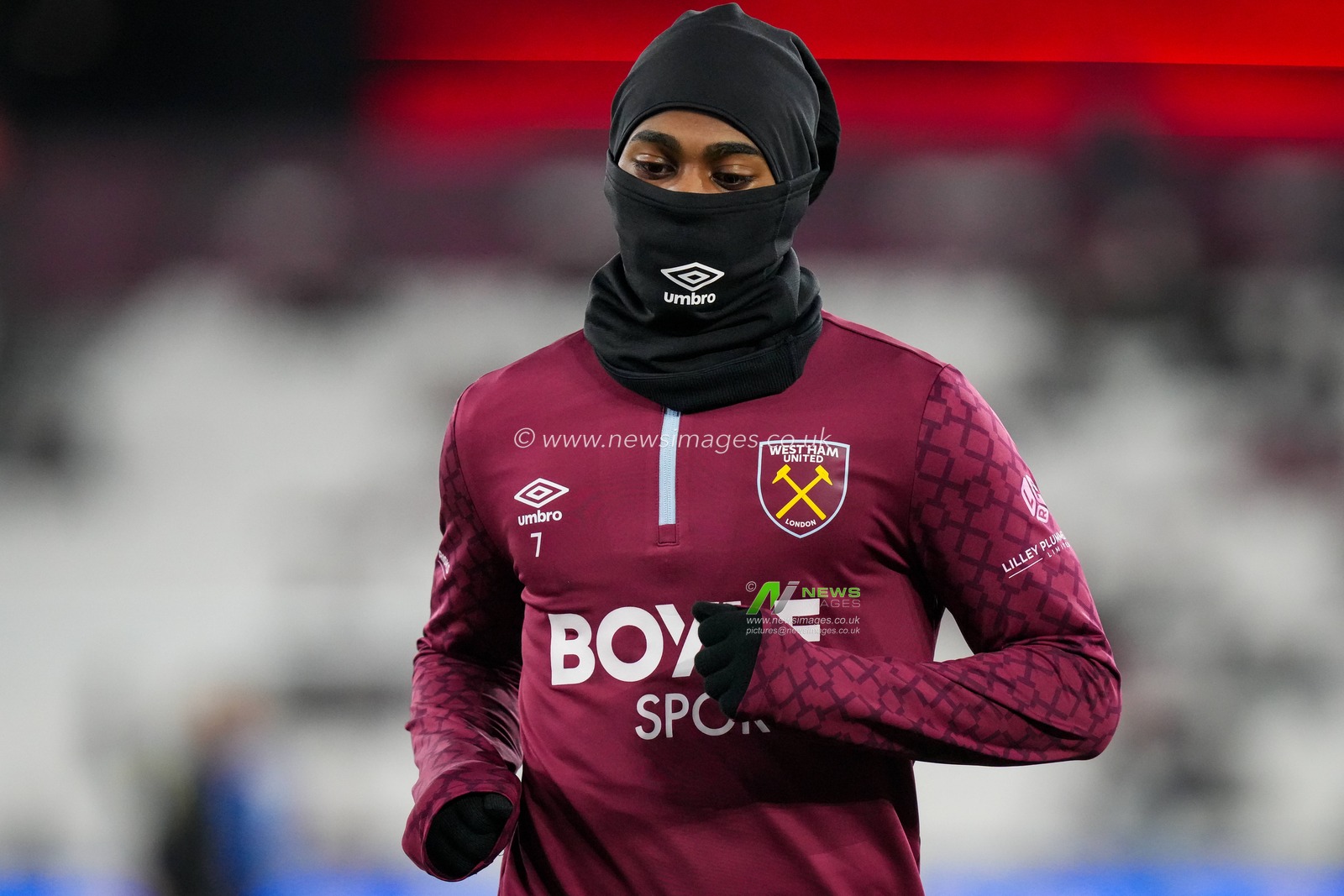 Crysencio Summerville of West Ham United warms up during the Premier League match West Ham United vs Brighton and Hove Albion at London Stadium, London, United Kingdom, 30th December 2025

(Photo by Maynard Manyowa/News Images)

*** GER AUT SUI OUT ***