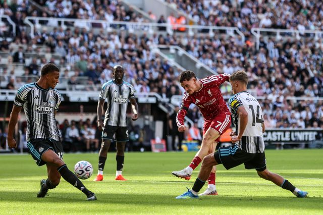 Florian Wirtz of Liverpool takes a shot on goal during the Premier League match Newcastle Untied vs Liverpool at St. James's Park, Newcastle, United Kingdom on 23 August 2026

(Photo by Alfie Cosgrove/News Images)