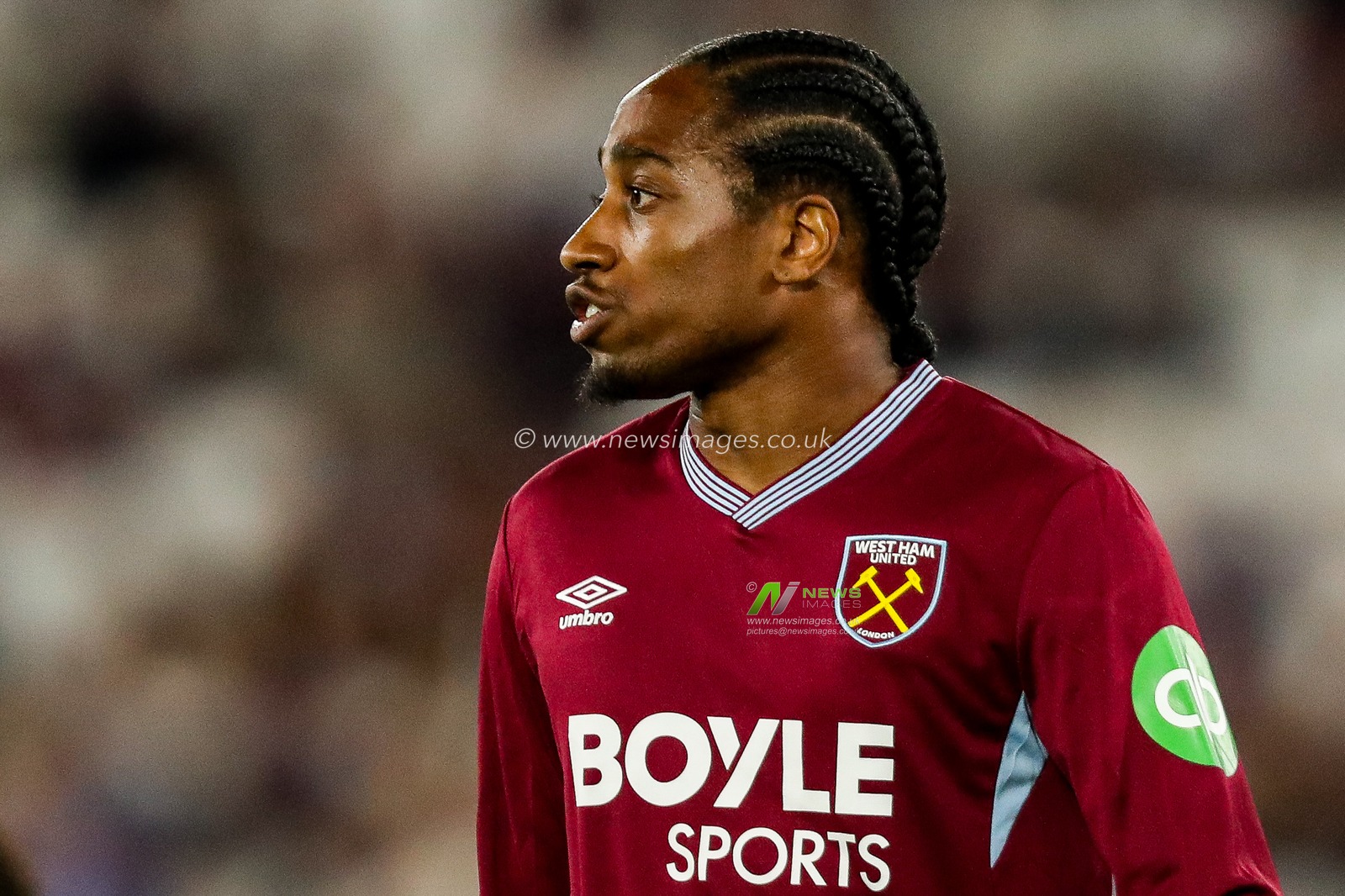 Kyle Walker-Peters of West Ham United looks on during the Premier League match West Ham United vs Chelsea at London Stadium, London, United Kingdom, 22nd August 2025

(Photo by Izzy Poles/News Images)
