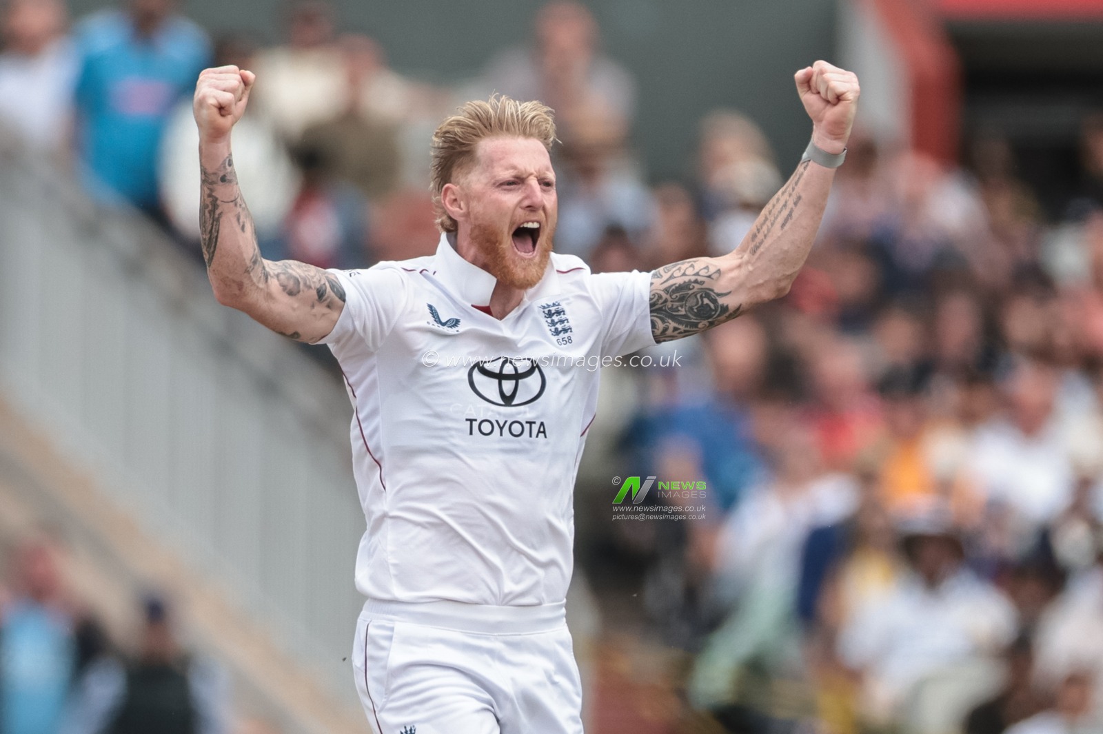 England captain Ben Stokes celebrates the wicket of KL Rahul of India during the 4th Rothesay Test Match Day 5 England vs India at Old Trafford Cricket Ground, Manchester, United Kingdom, 27th July 2025

(Photo by Mark Cosgrove/News Images)