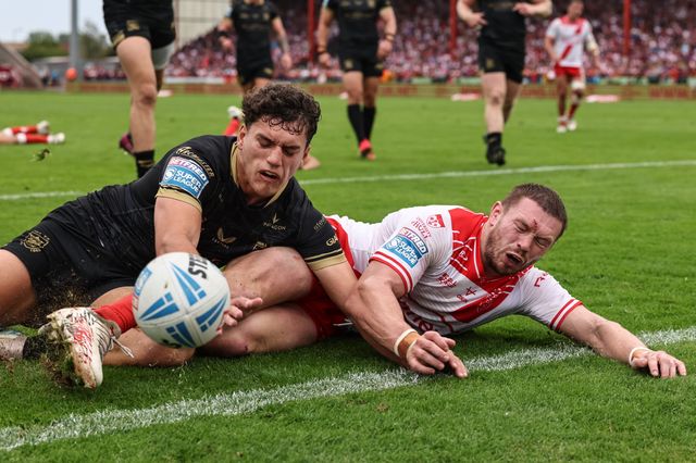 Lewis Martin of Hull FC defends his goal line from an attacking James Batchelor of Hull KR  during the Betfred Super League Round 25 match Hull KR vs Hull FC at Sewell Group Craven Park, Kingston upon Hull, United Kingdom, 7th September 2025

(Photo by Mark Cosgrove/News Images)