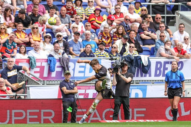 Jon Bennison of York Knights converts his own try during the Betfred Super League Magic Weekend match Huddersfield Giants vs York Knights at Hill Dickinson Stadium, Liverpool, United Kingdom on 04 July 2026

(Photo by Mark Cosgrove/News Images)