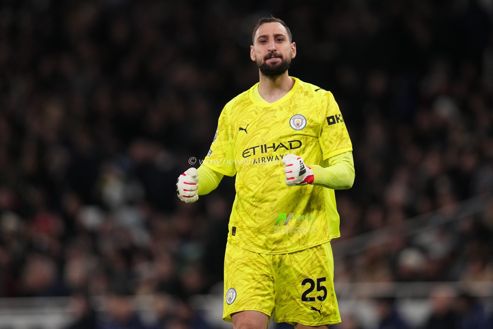 Gianluigi Donnarumma of Manchester City during the Premier League match Tottenham Hotspur vs Manchester City at Tottenham Hotspur Stadium, London, United Kingdom, 1st February 2026

(Photo by Harvey Murphy/News Images)