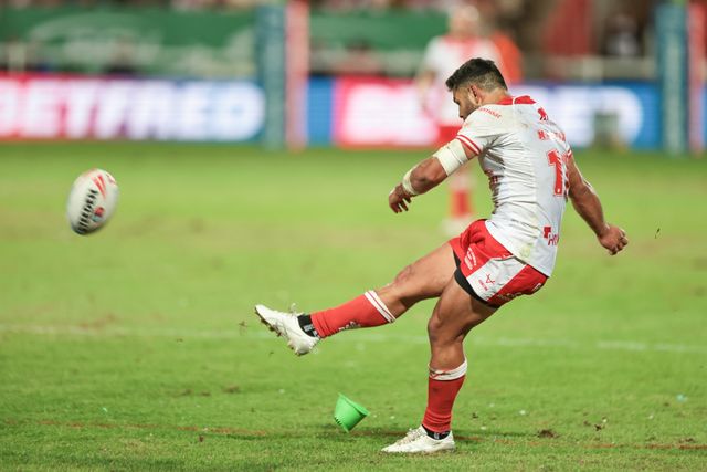 Rhyse Martin of Hull KR scores a penalty to make it 6-2 during the Betfred Super League Round 24 match Hull KR vs St Helens at Sewell Group Craven Park, Kingston upon Hull, United Kingdom, 29th August 2025

(Photo by Mark Cosgrove/News Images)