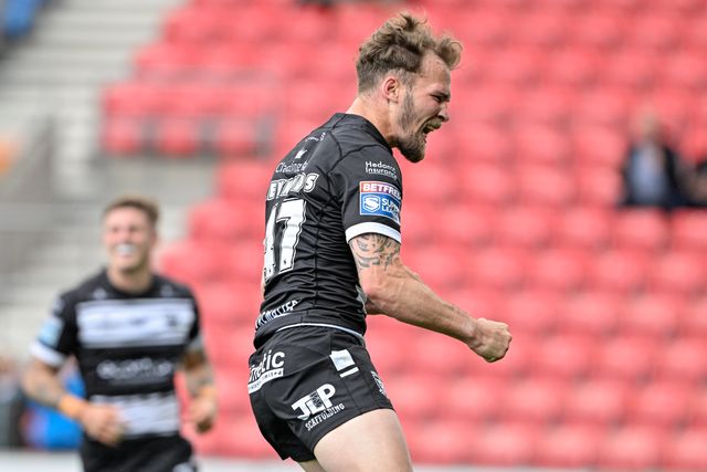 Ben Reynolds of Hull FC celebrates his try to make it 4-4 during the Betfred Super League Round 16 match Salford Red Devils vs Hull FC at Salford Community Stadium, Eccles, United Kingdom, 7th July 2024

(Photo by Cody Froggatt/News Images)