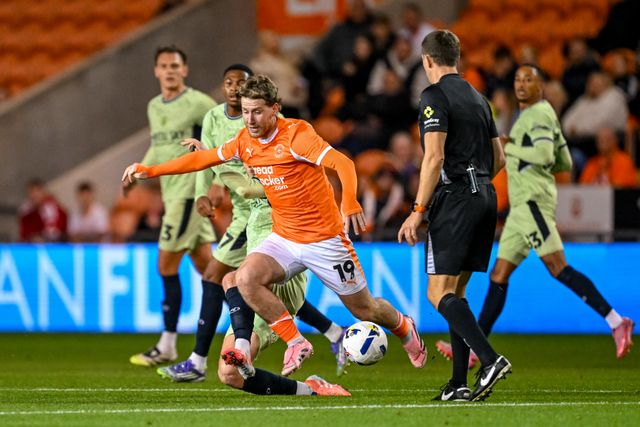 Josh Bowler of Blackpool  rides a challenge during the Sky Bet League 1 match Blackpool vs Luton Town at Bloomfield Road, Blackpool, United Kingdom, 30th September 2025

(Photo by Adam Gee/News Images)