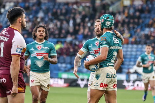 Harry Robertson of St Helens celebrates his try during the Betfred Super League round 11 match Huddersfield Giants vs St Helens at Accu Stadium, Huddersfield, United Kingdom on 14 May 2026

(Photo by Alfie Cosgrove/News Images)