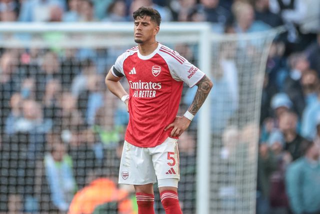 A dejected Piero Hincapie of Arsenal after Erling Haaland of Manchester City scores to make it 2-1 during the Premier League match Manchester City vs Arsenal at Etihad Stadium, Manchester, United Kingdom on 19 April 2026

(Photo by Mark Cosgrove/News Images)