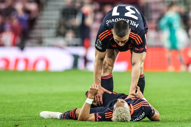Nikola Milenkovic of Nottingham Forest checks on Omari Hutchinson of Nottingham Forest as he takes a knock during the Premier League match Sunderland vs Nottingham Forest at Stadium Of Light, Sunderland, United Kingdom on 24 April 2026

(Photo by Alfie Cosgrove/News Images)
