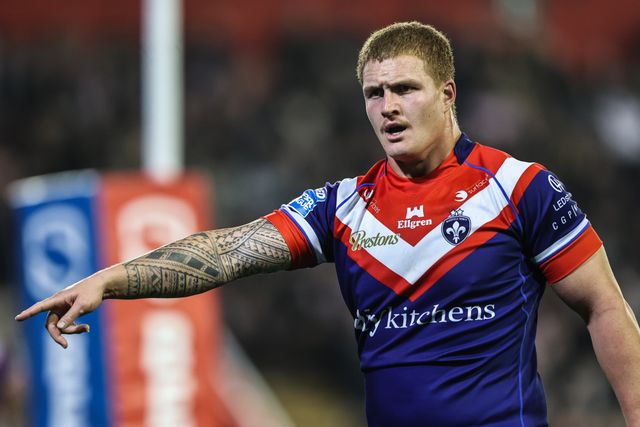 Caius Faatili of Wakefield Trinity gives team mates instructions during the Betfred Super League play-off Eliminator 1 match Leigh Leopards vs Wakefield Trinity at Progress With Unity Stadium, Leigh, United Kingdom, 26th September 2025

(Photo by Alfie Cosgrove/News Images)
