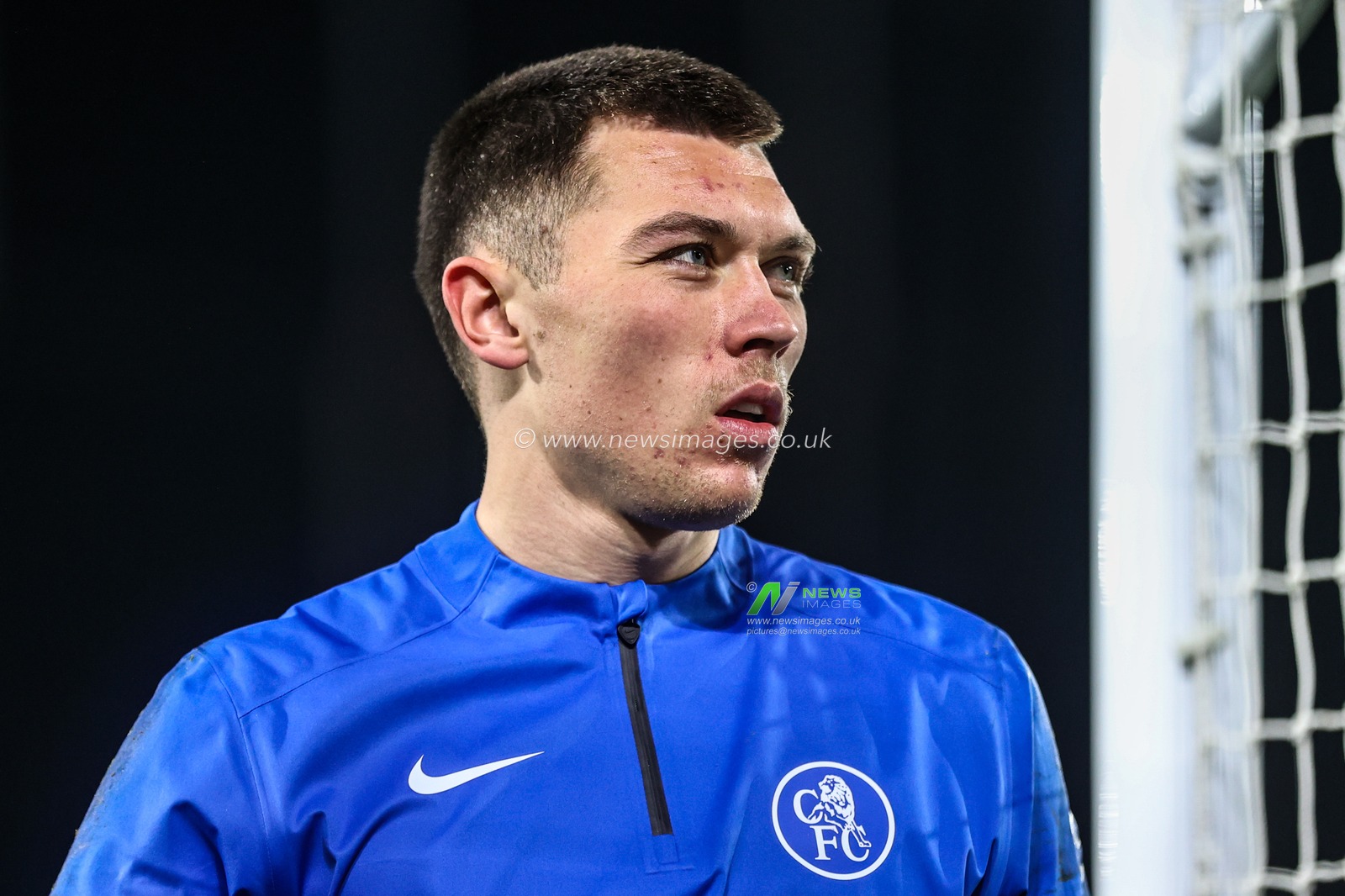 Chelsea goalkeeper Gabriel Slonina in the pregame warmup session during the Premier League match Leeds United vs Chelsea at Elland Road, Leeds, United Kingdom, 3rd December 2025

(Photo by Alfie Cosgrove/News Images)

*** GER AUT SUI OUT ***