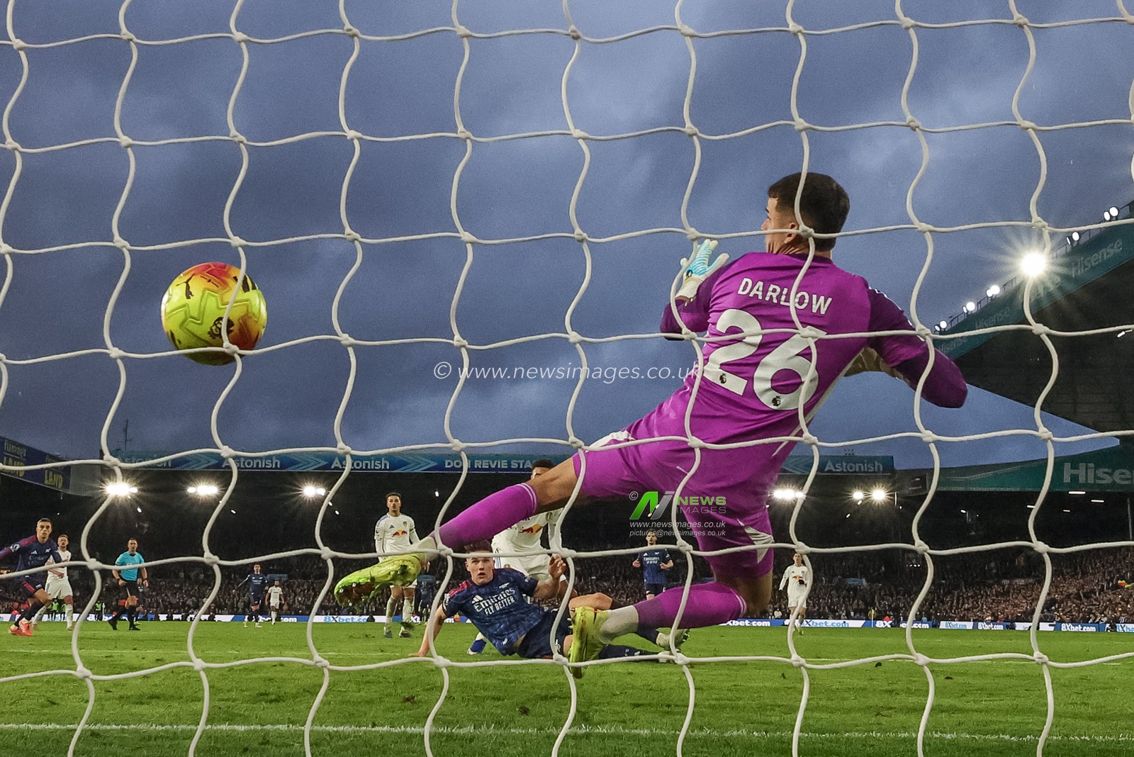 Viktor Gyokeres of Arsenal scores to make it 0-3 during the Premier League match Leeds United vs Arsenal at Elland Road, Leeds, United Kingdom, 31st January 2026

(Photo by Mark Cosgrove/News Images)
