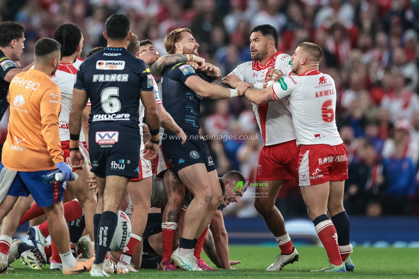 Tempers flare during the 2025 Betfred Super League Grand Final Hull KR v Wigan Warriors at Old Trafford, Manchester, United Kingdom, 11th October 2025

(Photo by Mark Cosgrove/News Images)