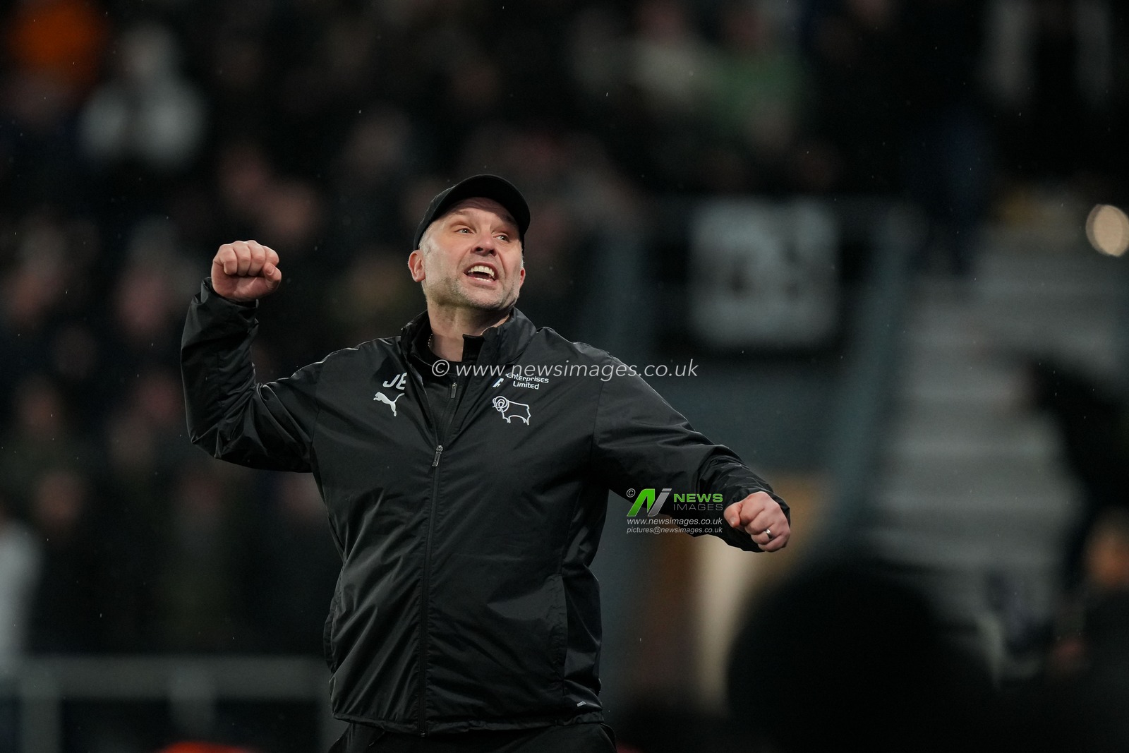 John Eustace manager of Derby County celebrates his team scoring a goal to make it during the Sky Bet Championship match Derby County vs Middlesbrough at Pride Park Stadium, Derby, United Kingdom, 1st January 2026

(Photo by Maynard Manyowa/News Images)

*** GER AUT SUI OUT ***