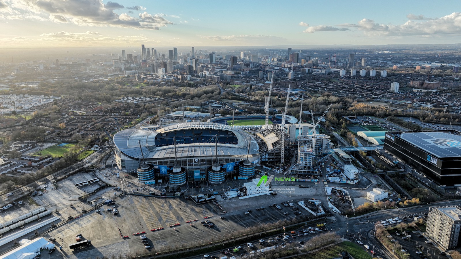 An Aerial view of the Etihad Stadium and the City of Manchester during the UEFA Champions League match Manchester City vs Feyenoord at Etihad Stadium, Manchester, United Kingdom, 26th November 2024

(Photo by Mark Cosgrove/News Images)