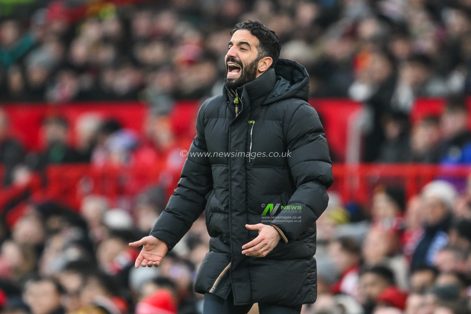 Ruben Amorim Manager of Manchester United gives his team instructions during the Premier League match Manchester United vs Brighton and Hove Albion at Old Trafford, Manchester, United Kingdom, 19th January 2025

(Photo by Craig Thomas/News Images)