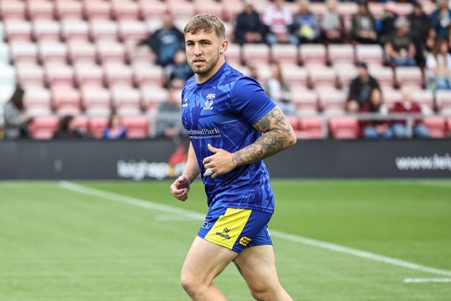 Sam Powell of Warrington Wolves in the pre-game warm up during the Betfred Super League Round 20 Leigh Leopards vs Warrington Wolves at Leigh Sports Village, Leigh, United Kingdom, 1st August 2025

(Photo by Mark Cosgrove/News Images)