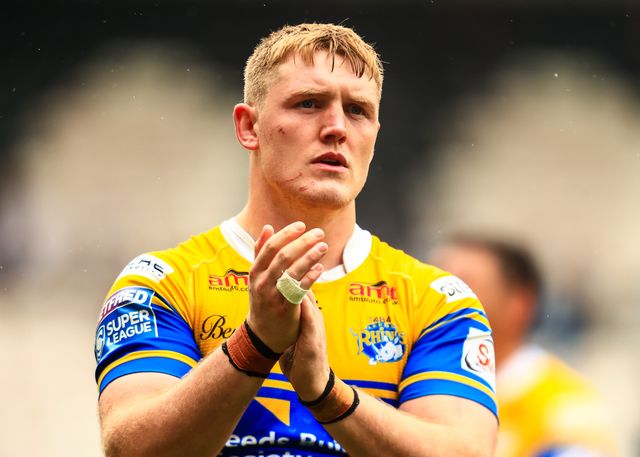James McDonnell of Leeds Rhinos applauds fans during the Betfred Super League Round 24 match Hull FC vs Leeds Rhinos at MKM Stadium, Hull, United Kingdom, 30th August 2025

(Photo by Richard Bierton/News Images)