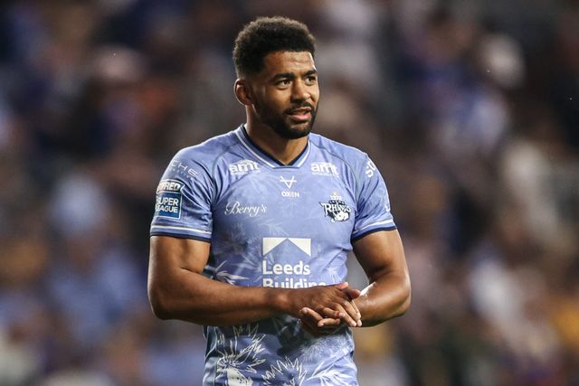 Kallum Watkins of Leeds Rhinos applauds the fans after the game during the Betfred Super League round 16 match Leeds Rhinos vs Hull KR at AMT Headingley Stadium, Leeds, United Kingdom on 26 June 2026

(Photo by Alfie Cosgrove/News Images)
