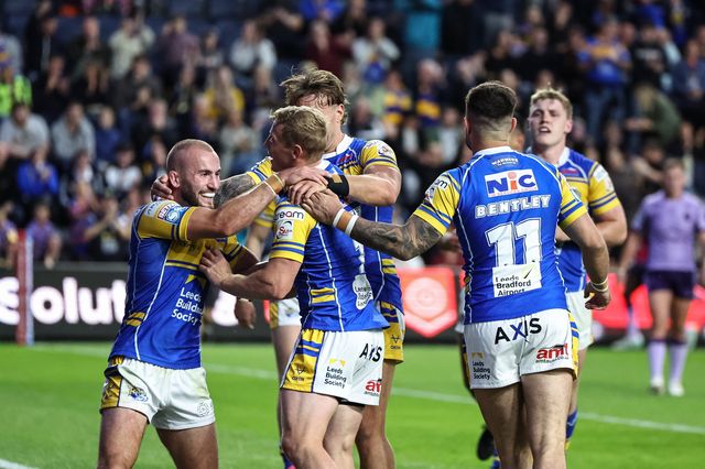 Lachie Miller of Leeds Rhinos celebrates his try during the Betfred Super League round 23 match Leeds Rhinos vs Hull KR at Headingley Stadium, Leeds, United Kingdom, 21st August 2025

(Photo by Mark Cosgrove/News Images)