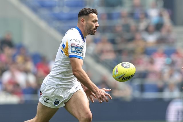 Jake Connor of Leeds Rhinos offloads during the Betfred Super League Magic Weekend match Leeds Rhinos vs Bradford Bulls at Hill Dickinson Stadium, Liverpool, United Kingdom on 05 July 2026

(Photo by Mark Cosgrove/News Images)