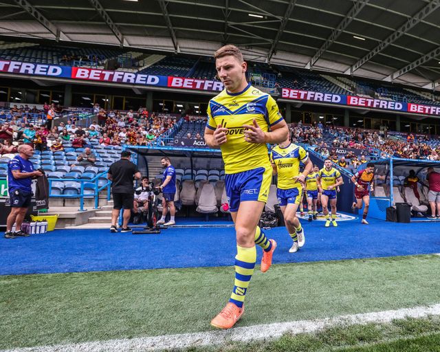 George Williams of Warrington Wolves comes out for the game during the Betfred Super League Round 23 match Huddersfield Giants vs Warrington Wolves at Accu Stadium, Huddersfield, United Kingdom, 24th August 2025

(Photo by Alfie Cosgrove/News Images)