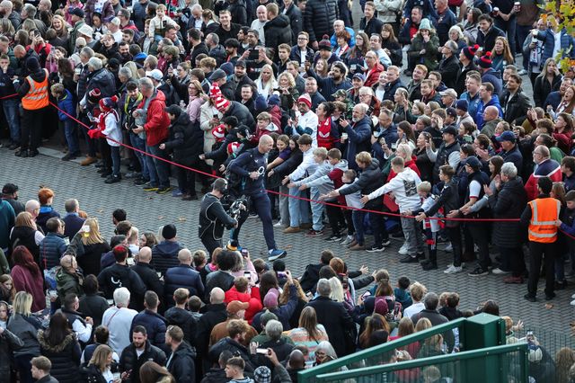Steve Borthwick head coach of England is greeted buy the fans as he arrives during the Quilter Nations Series 2025 match England vs Fiji at Allianz Stadium, Twickenham, United Kingdom, 8th November 2025

(Photo by Mark Cosgrove/News Images)

*** GER AUT SUI OUT ***