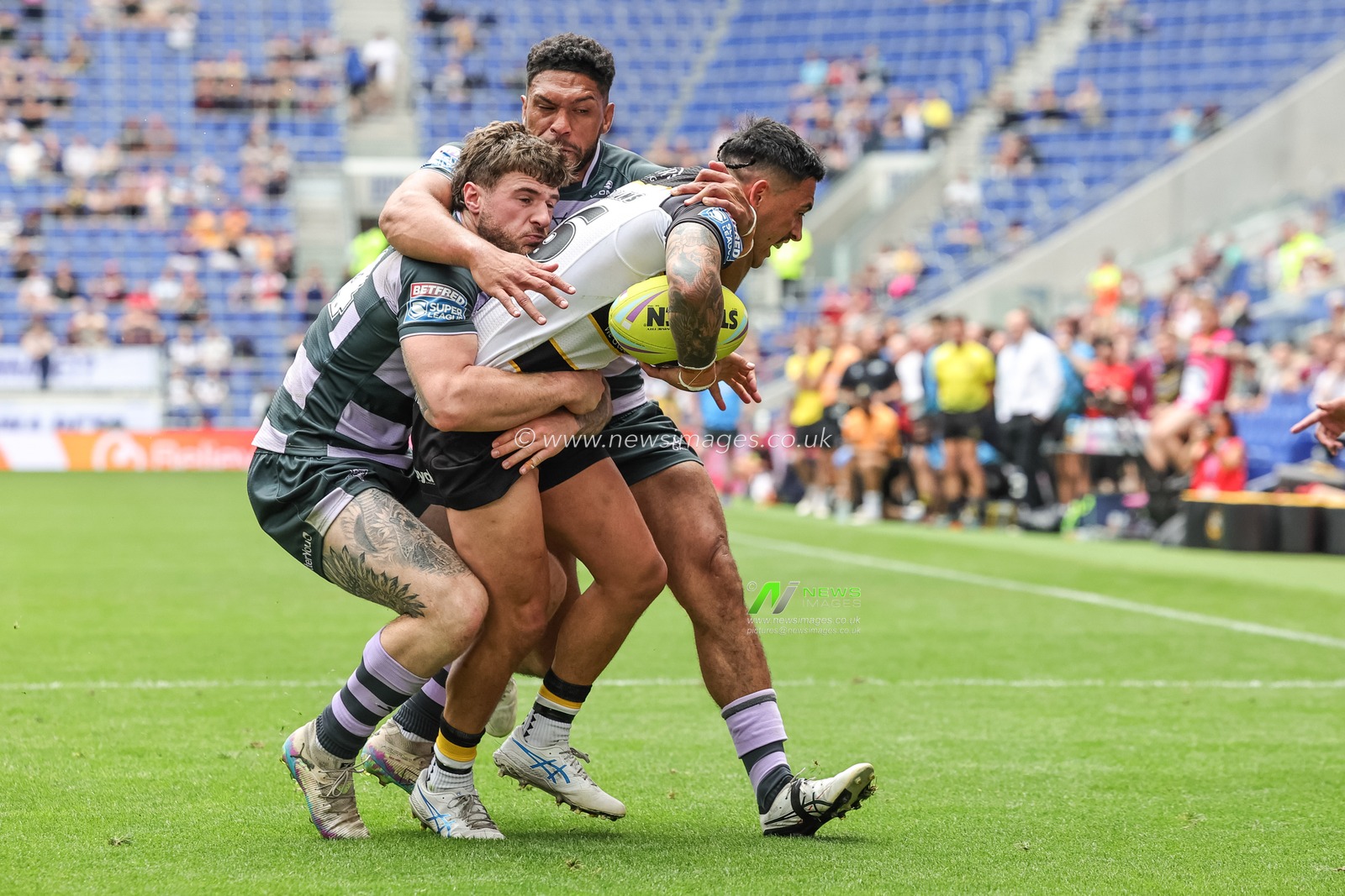 Nikau Williams of York Knights goes over for a try during the Betfred Super League Magic Weekend match Huddersfield Giants vs York Knights at Hill Dickinson Stadium, Liverpool, United Kingdom on 04 July 2026

(Photo by Mark Cosgrove/News Images)