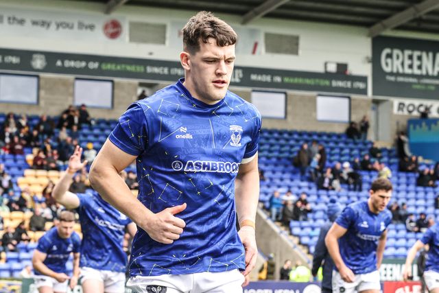 Josh Thewlis of Warrington Wolves in the pre-game warm up during the Betfred Super League round 7 match Warrington Wolves vs Leigh Leopards at The Halliwell Jones Stadium, Warrington, United Kingdom on 04 April 2026

(Photo by Alfie Cosgrove/News Images)