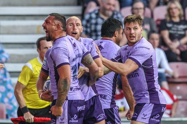 Dean Hadley of Hull KR celebrates his try during the Betfred Super League round 22 match Wigan Warriors vs Hull KR at The Brick Community Stadium, Wigan, United Kingdom, 15th August 2025

(Photo by Alfie Cosgrove/News Images)