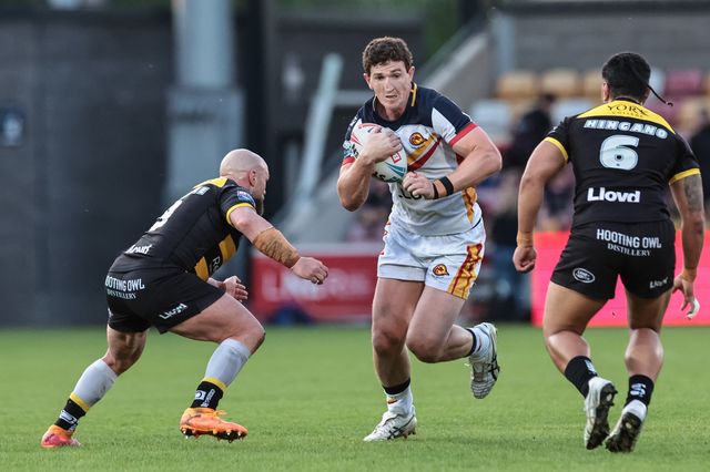 Ben Condon of Catalans Dragons in action during the Betfred Super League round 12 match York Knights vs Catalans Dragons at LNER Community Stadium, York, United Kingdom on 23 May 2026

(Photo by Mark Cosgrove/News Images)