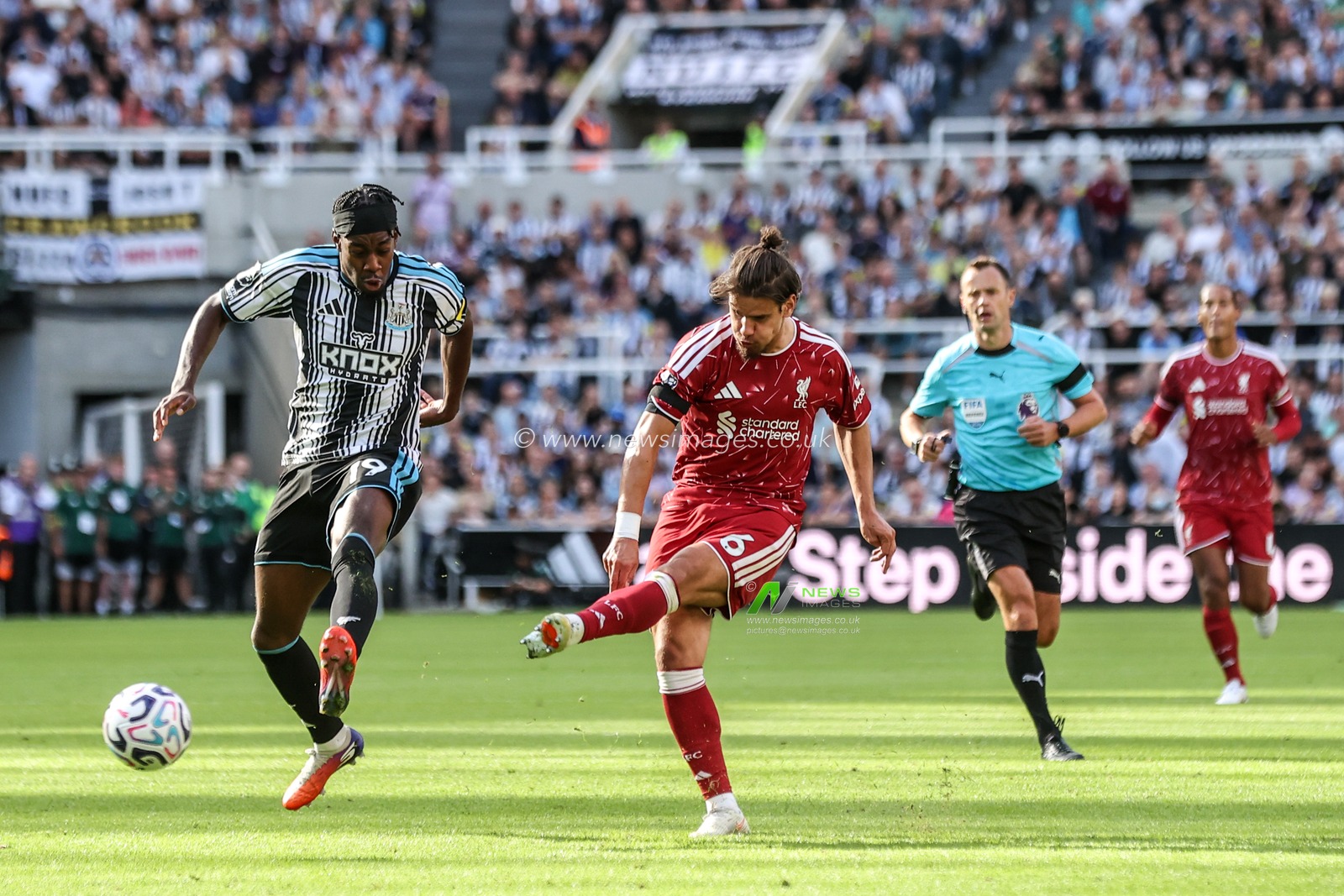 Milos Kerkez of Liverpool takes a shot on goal during the Premier League match Newcastle Untied vs Liverpool at St. James's Park, Newcastle, United Kingdom on 23 August 2026

(Photo by Alfie Cosgrove/News Images)
