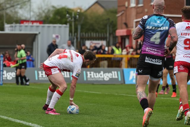 Jack Broadbent of Hull KR goes over for a try during the Betfred Super League round 7 match Hull KR vs Hull FC at Sewell Group Craven Park, Hull, United Kingdom on 03 April 2026

(Photo by Mark Cosgrove/News Images)