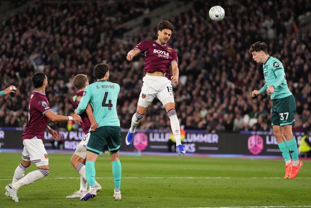 Konstantinos Mavropanos of West Ham United scores header to put his side 1-0 up during the Premier League match West Ham United vs Wolverhampton Wanderers at London Stadium, London, United Kingdom on 10 April 2026

(Photo by Harvey Murphy/News Images)