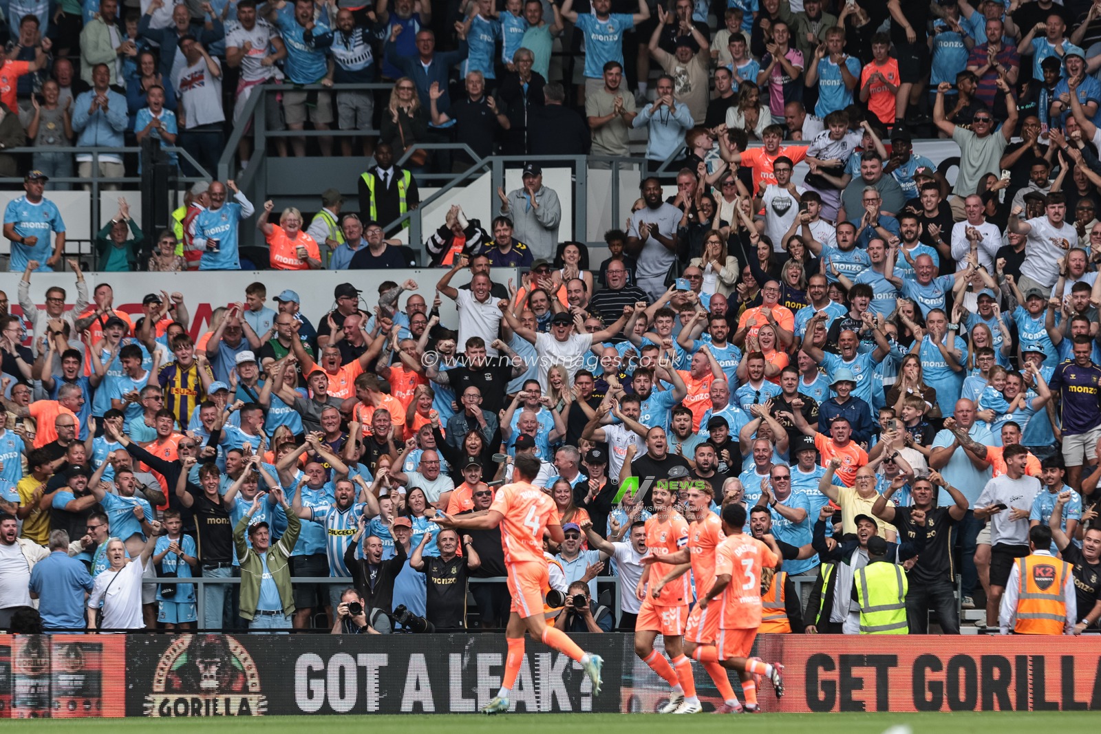 Coventry fans celebrate the goal of Bobby Thomas of Coventry City during the Sky Bet Championship match Derby County vs Coventry City at Pride Park Stadium, Derby, United Kingdom, 16th August 2025

(Photo by Mark Cosgrove/News Images)