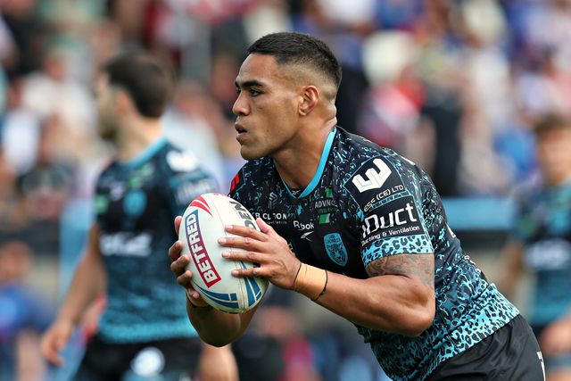 Joe Ofahengaue of Leigh Leopards during the Betfred Super League Round 14 match Wakefield Trinity vs Leigh Leopards at DIY Kitchens Stadium, Wakefield, United Kingdom, 15th June 2025

(Photo by Sam Eaden/News Images)