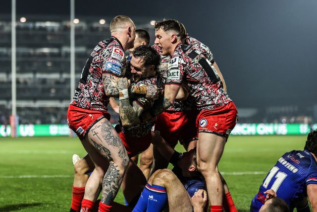 Gareth O'Brien of Leigh Leopards celebrates his try during the Betfred Super League round 5 match Wakefield Trinity vs Leigh Leopards at DIY Kitchens Stadium, Wakefield, United Kingdom on 20 March 2026

(Photo by Alfie Cosgrove/News Images)